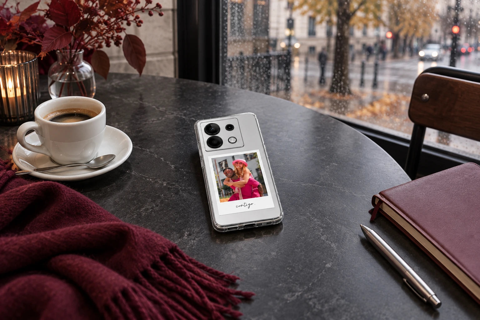 Funda Xiaomi con foto Polaroid de pareja en una escapada urbana